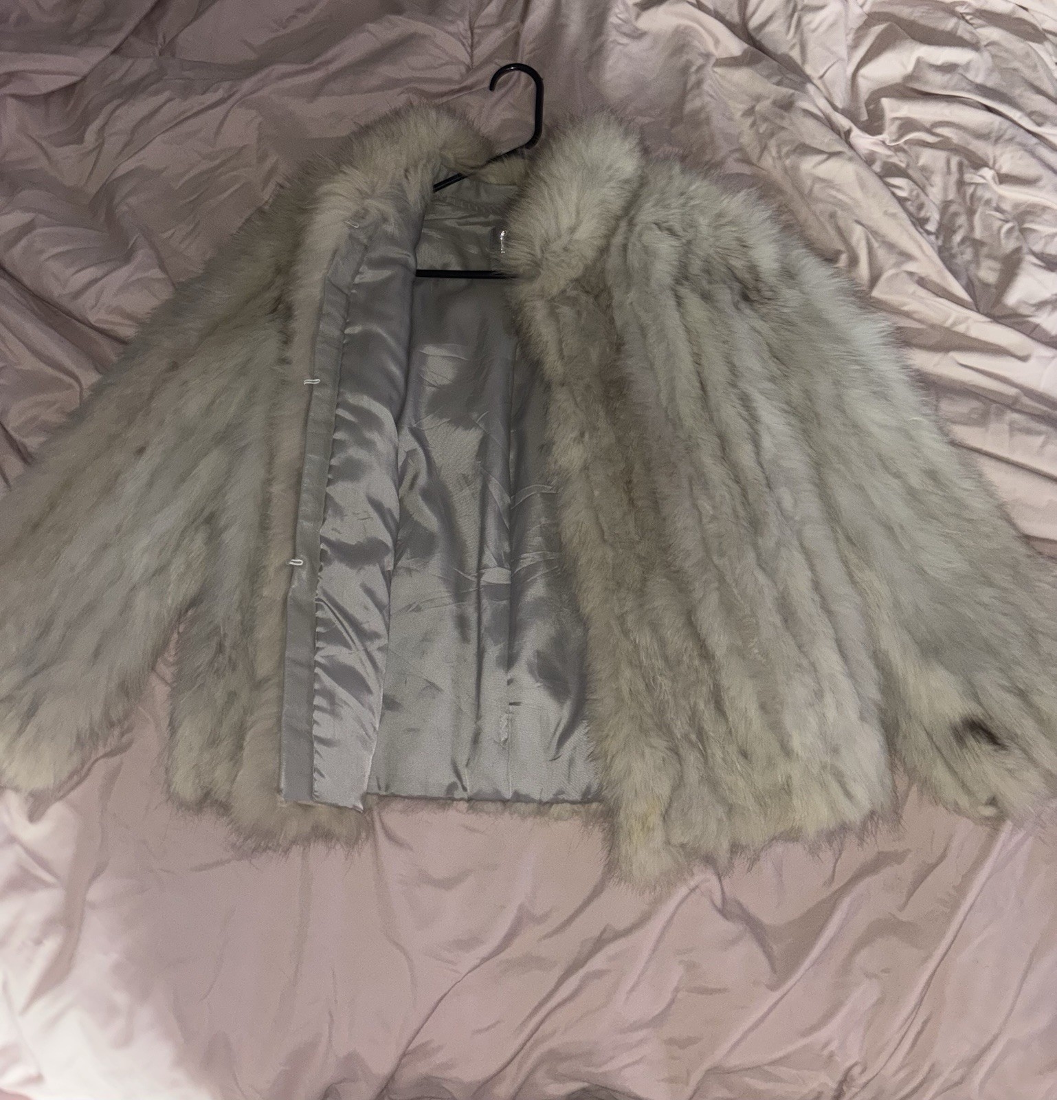 Saga Fox Women’s Fox Fur Coat Ivory Gray Regular Size Vintage Elegant Outerwear