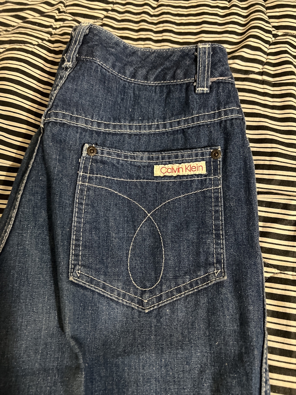 Vintage Calvin Klein 1970s Women’s Size 12 Distressed Blue Jeans 28 x 29 NICE