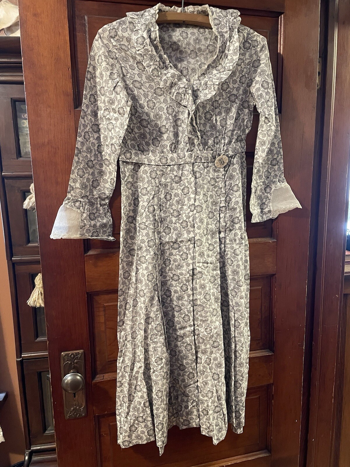 Incredible Early 1900s Cotton Calico Floral Day Dress Gray Lace