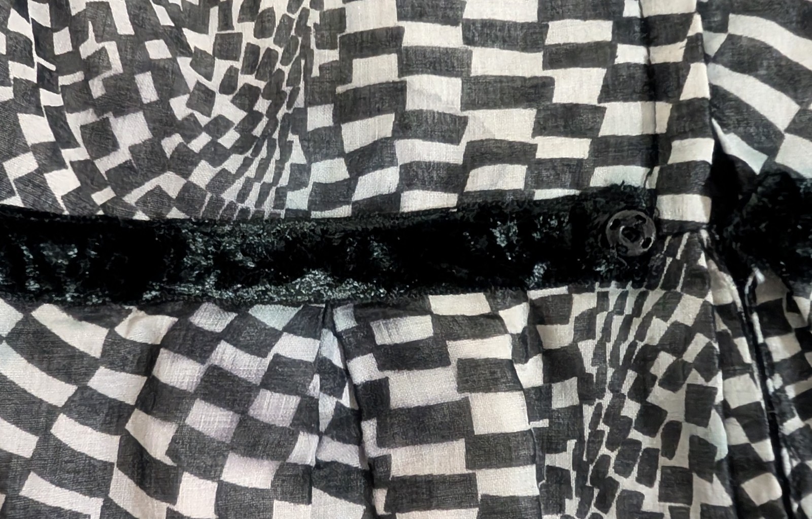 Vintage 60’s Pat Premo CA Kaleidoscope B&W Dress Tulip Sleeves Velvet Trim S