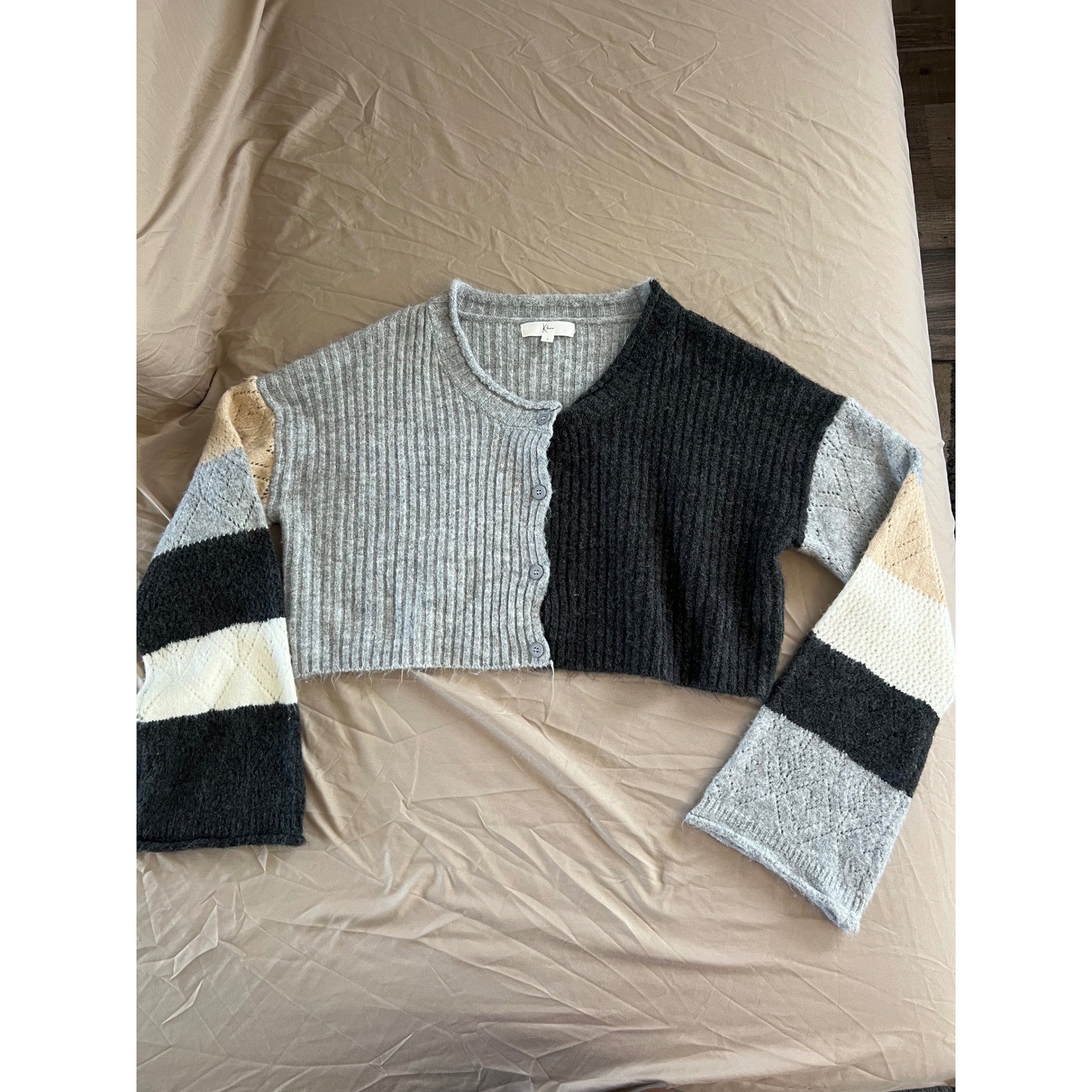 Klesis Gray Black Colorblock Cropped Cardigan Bell Sleeve Sweater Small