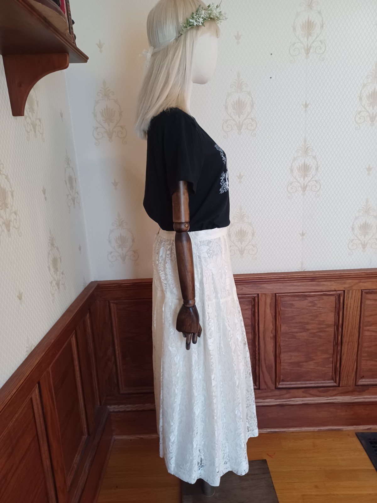 Vintage 1980s Marie St. Claire White Iridescent Lace Romantic Cottagecore Skirt