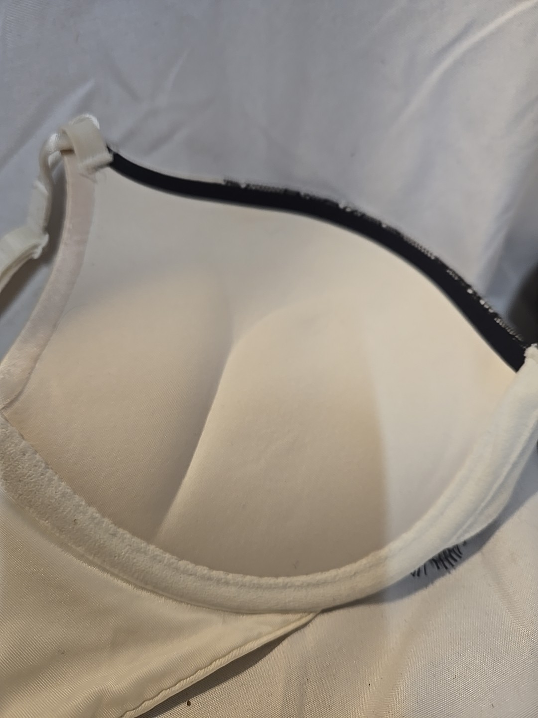 2011 Victoria’s Secret Miraculous Plunge 34B White Blk Lace Trim Bra Rhinestones