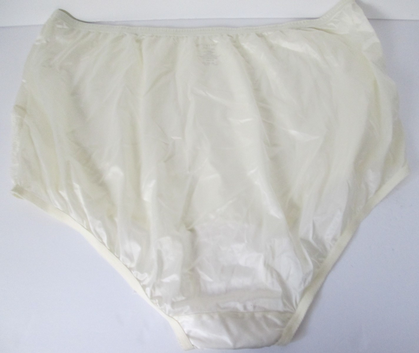 Vanity Fair Perfectly Yours Ivory Lace Panel Brief Silky High Waist Panty Sz 10