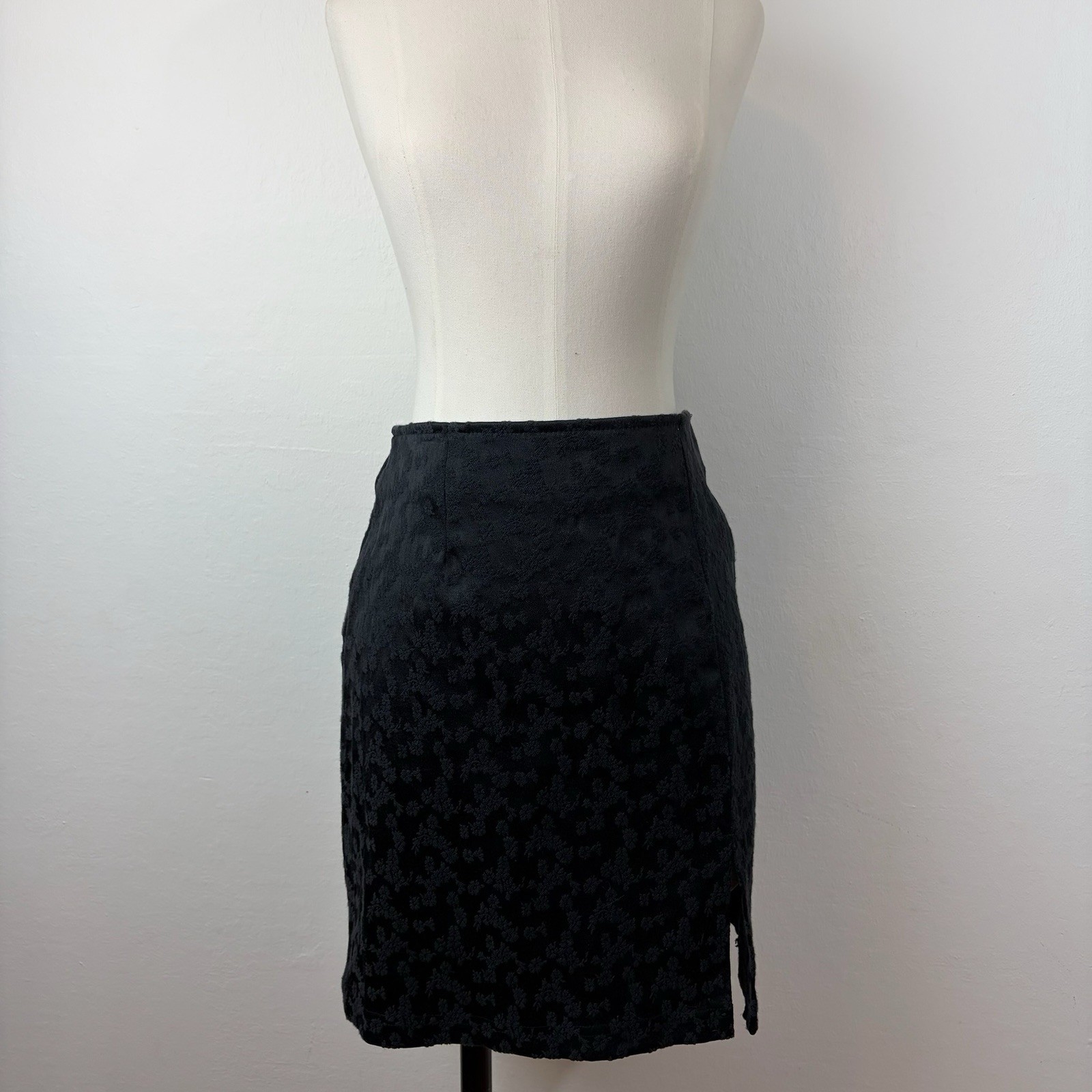 90’s Floral Jacquard Woven Stretch Skirt Slit Satin California Influence Black