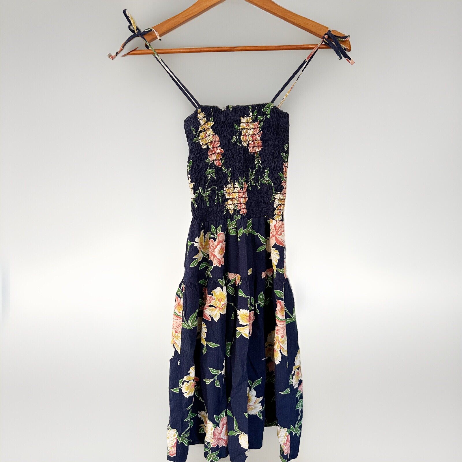 Vintage House Of Hawaii / Nani Smocked Floral Hawaiian Tropical Dress XS/S