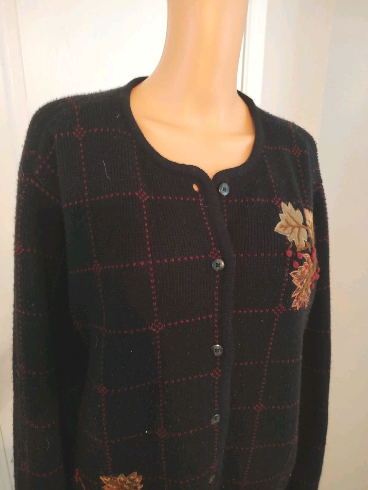 Vintage Black Cottagecore Cardigan Embroidered Fall Leaf Size 20/22W -P20