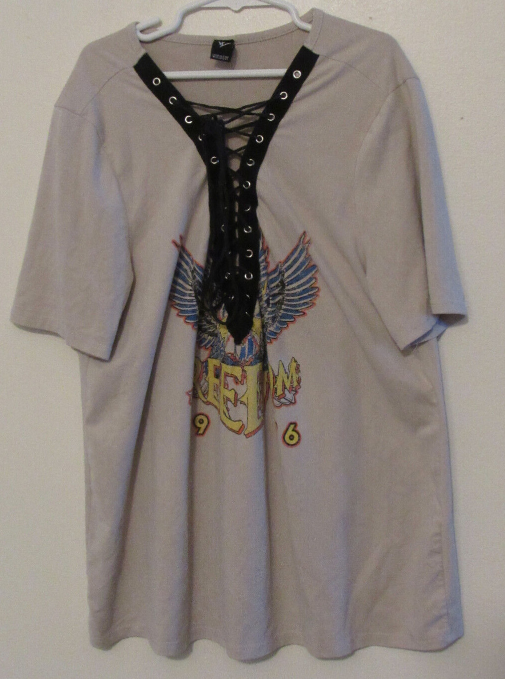 Womens Windsor Lace Up Top VTG Medium Beige Wings Freedom 1976 Graphic USA