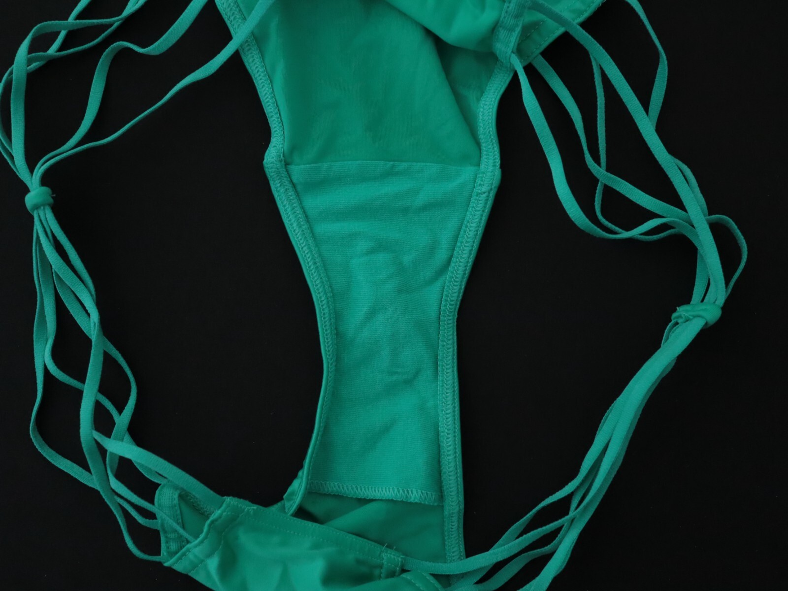 Vintage Victoria’s Secret 2014 Strappy Cheekini Bikini Panties Size MEDIUM
