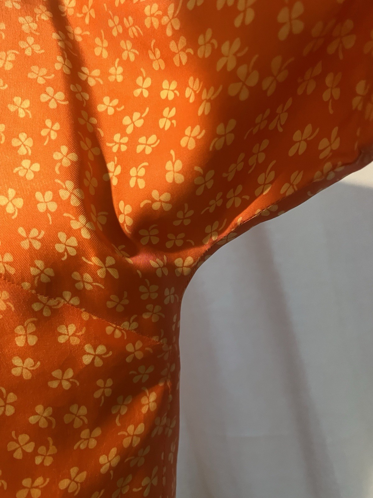 True Vintage 1950s Pure Silk Shamrock Orange Women’s Fitted Top Sz S/M Pinup.