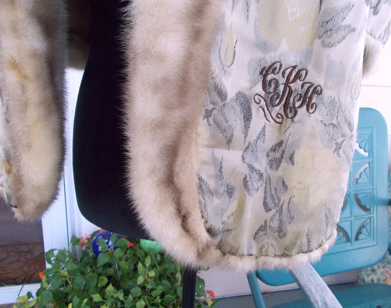 Vintage Light Champagne Honey Blonde Fur Mink Stole Cape With Wide Collar M-L