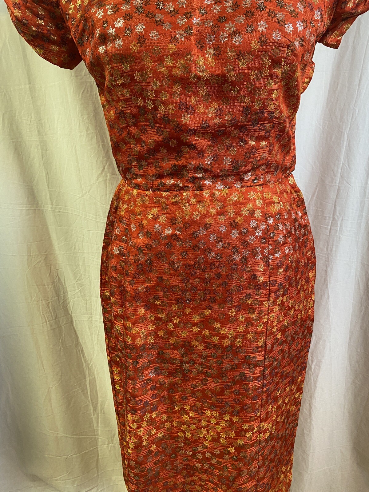 Vintage 50s Orange Silver/Gold Leaves Silk Damask Short Sleeve Sheath Dress S/M
