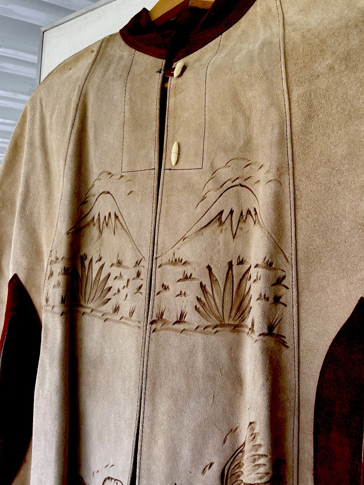 Mexican Suede Poncho 1970’s. Great Art Work. Never Worn Or Very Little Brown