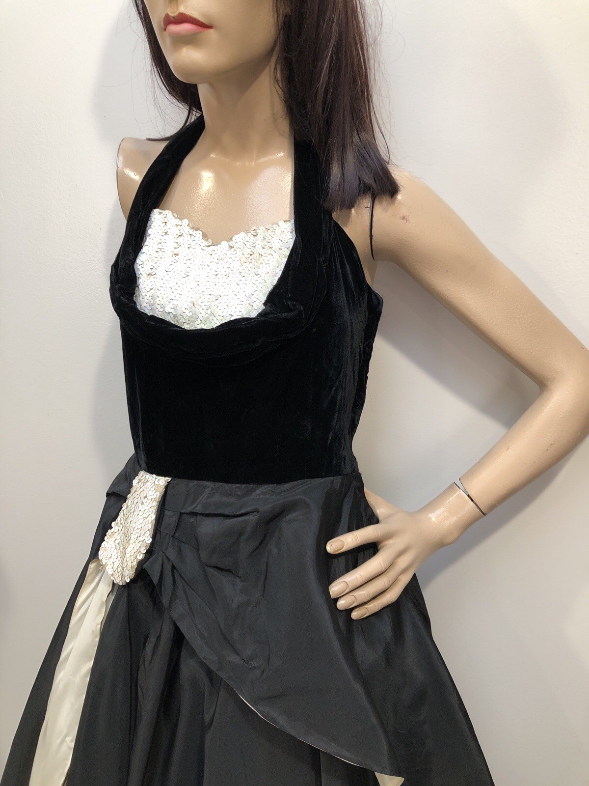 VTG 50s VELVET Sweetheart Iridescent Sequin Cascade PEPLUM COCKTAIL HALTER DRESS