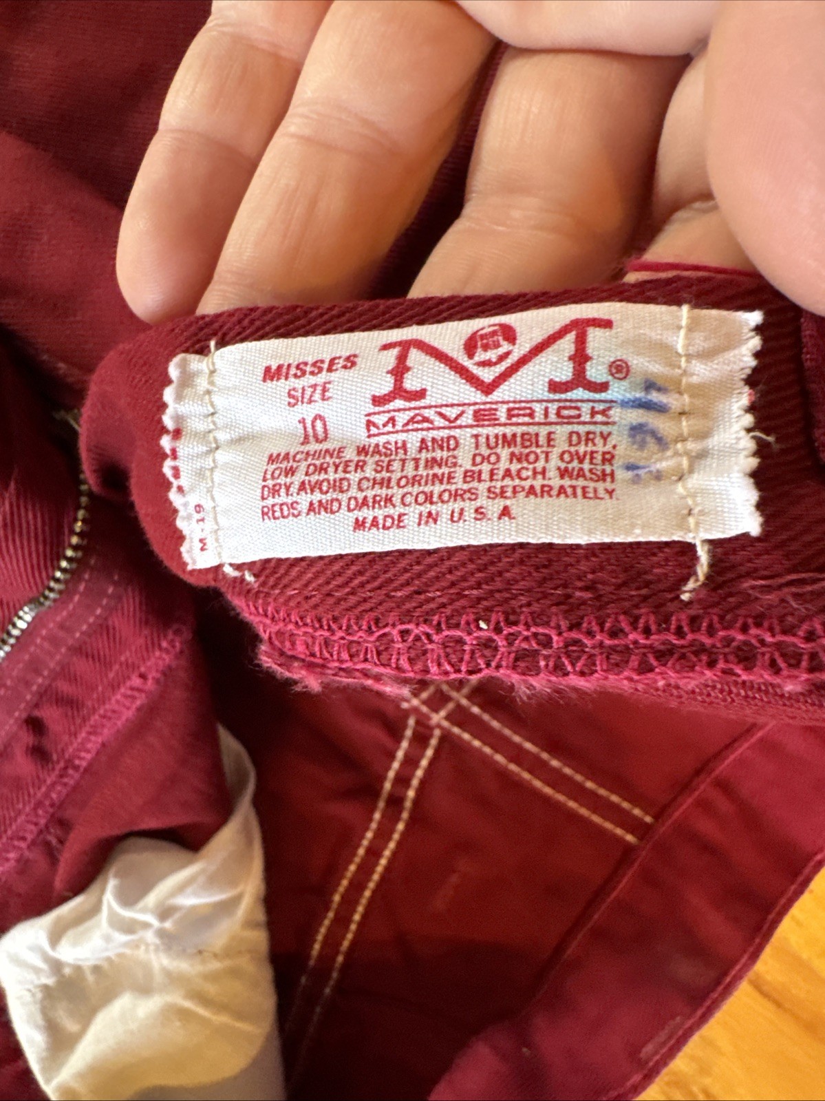 Vintage Maverick blue bell jeans Magenta Size 10 Inseam 29” Bell Bottoms B5