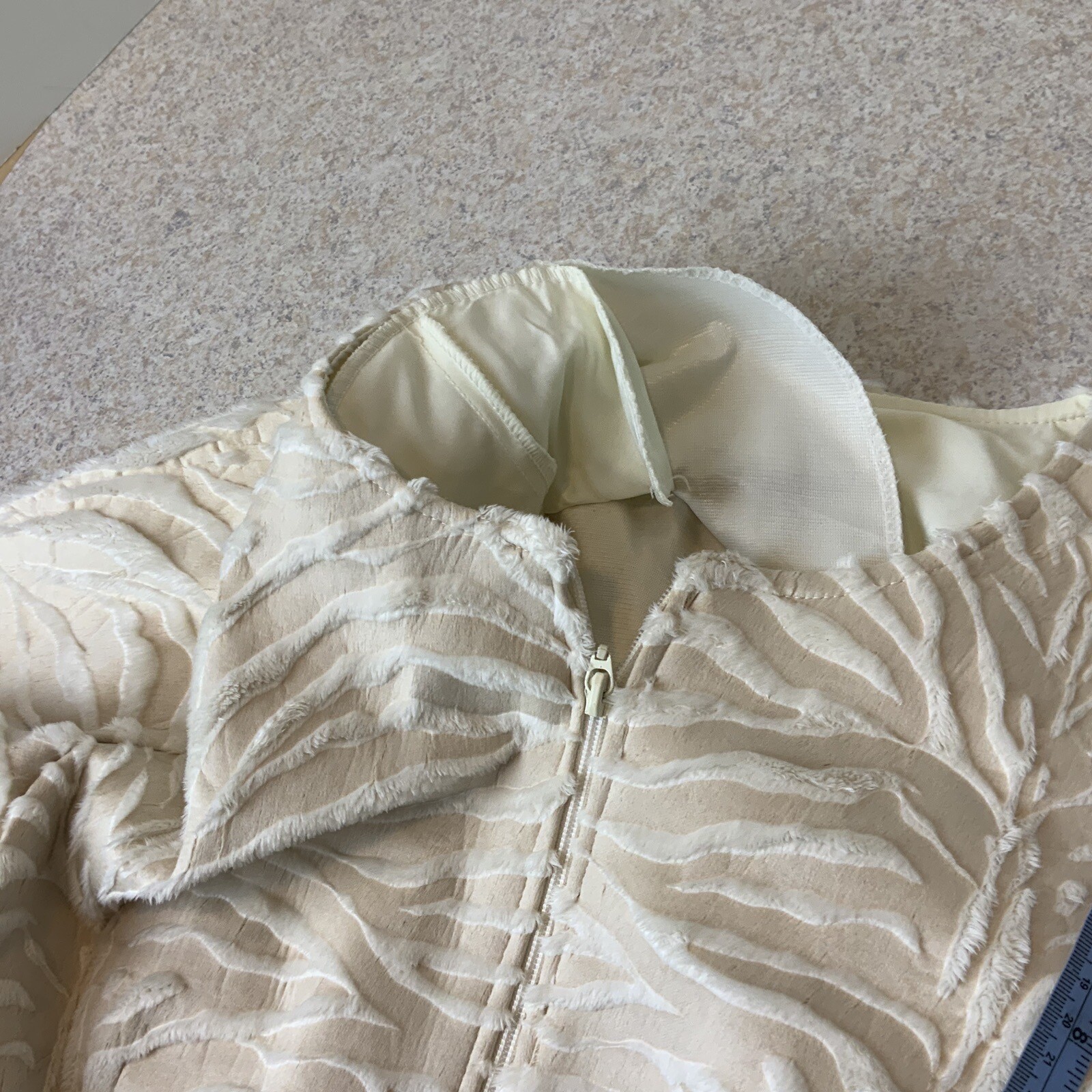 VTG Joseph Ribkoff Women’s 10 Cream Ivory Faux Fur Full Zip Jacket NWT