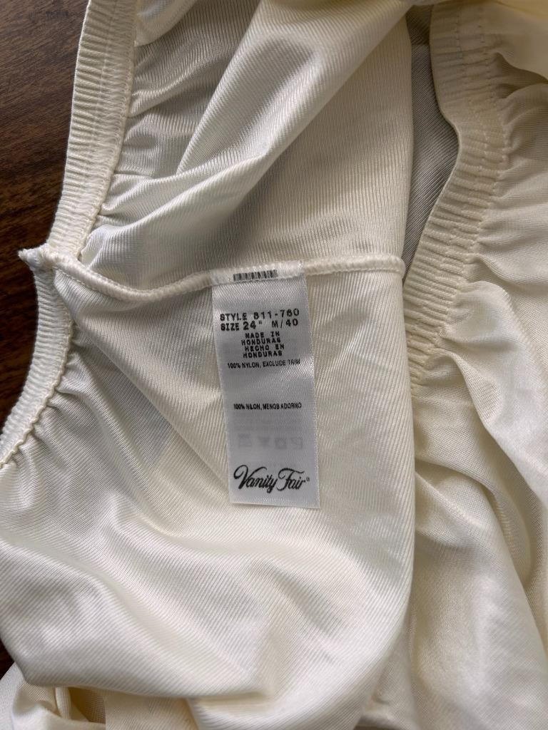 Vanity Fair half slip size M lace trim 24″ long 1 slit nylon elastic waist white