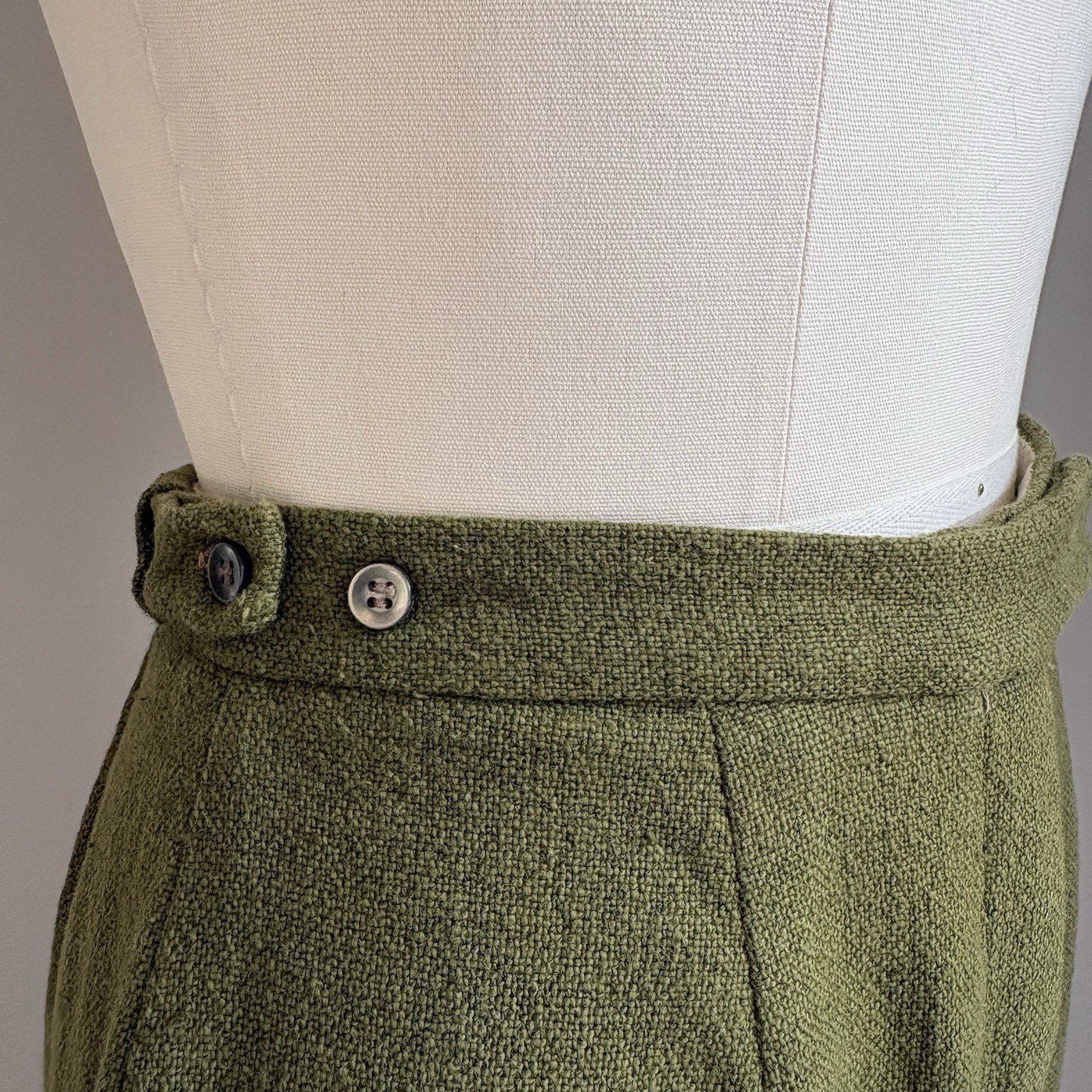 Vintage 1960’s Olive Green Cigarette Pants Size XS