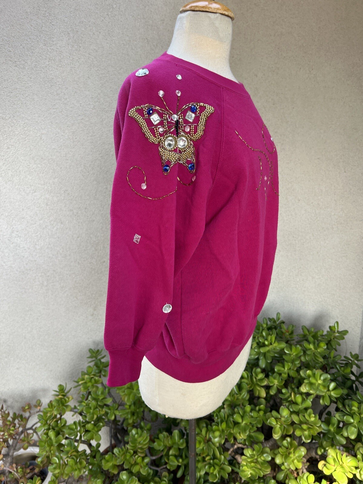 Vtg glam sweatshirt top Raspberry pink butterfly beaded Sz M Eminent