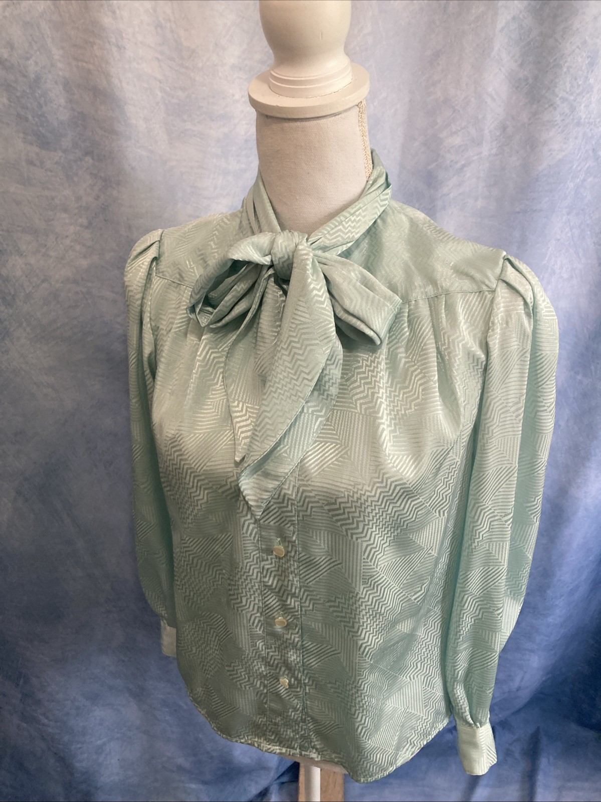 Vtg 70s Claus Petites Secretary Blouse 8 Mint Green Pussybow Geometric Pleated