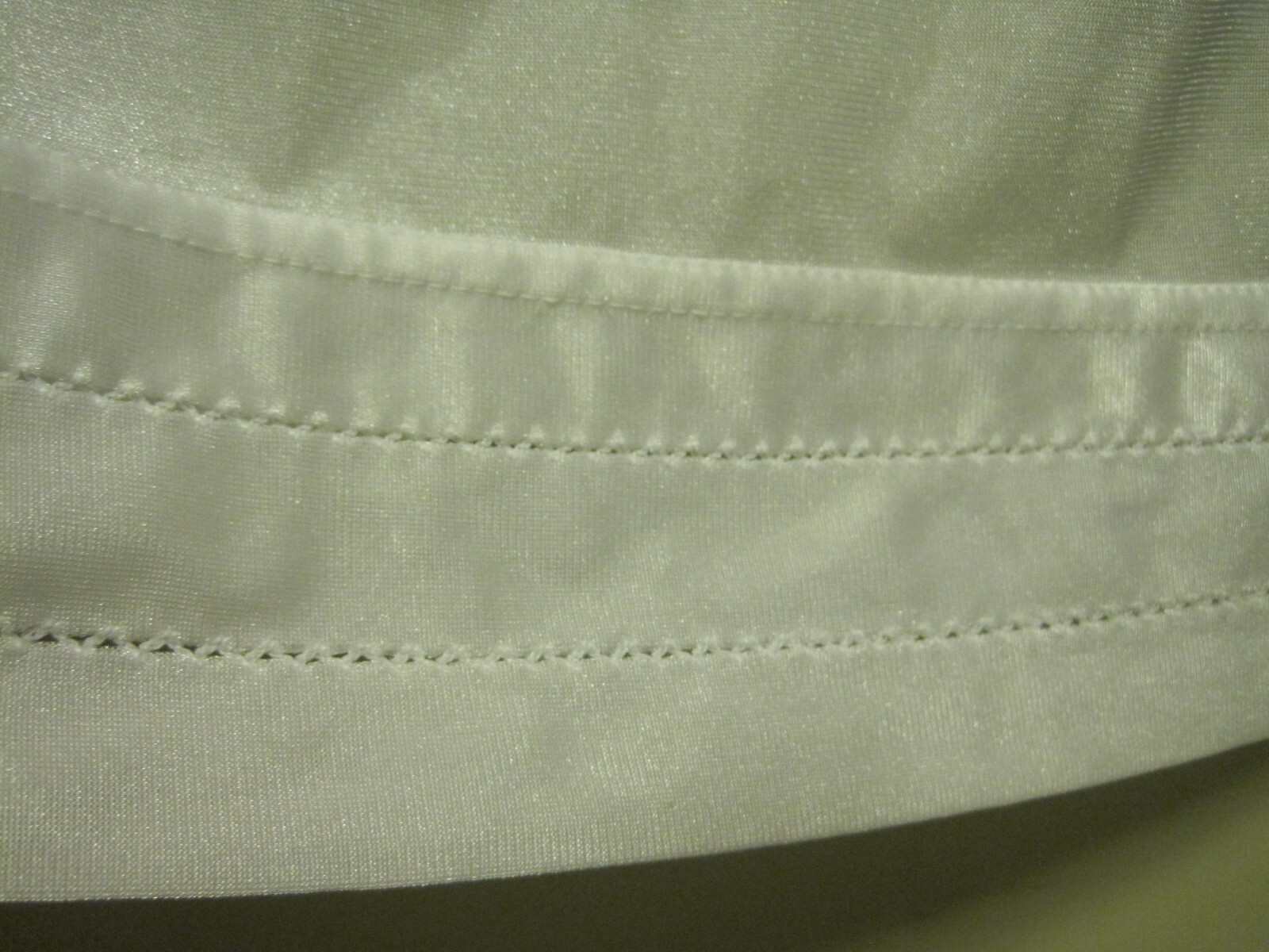 Vintage WOMENS SZ 26/28 WHITE HALF SLIP MADE IN USA