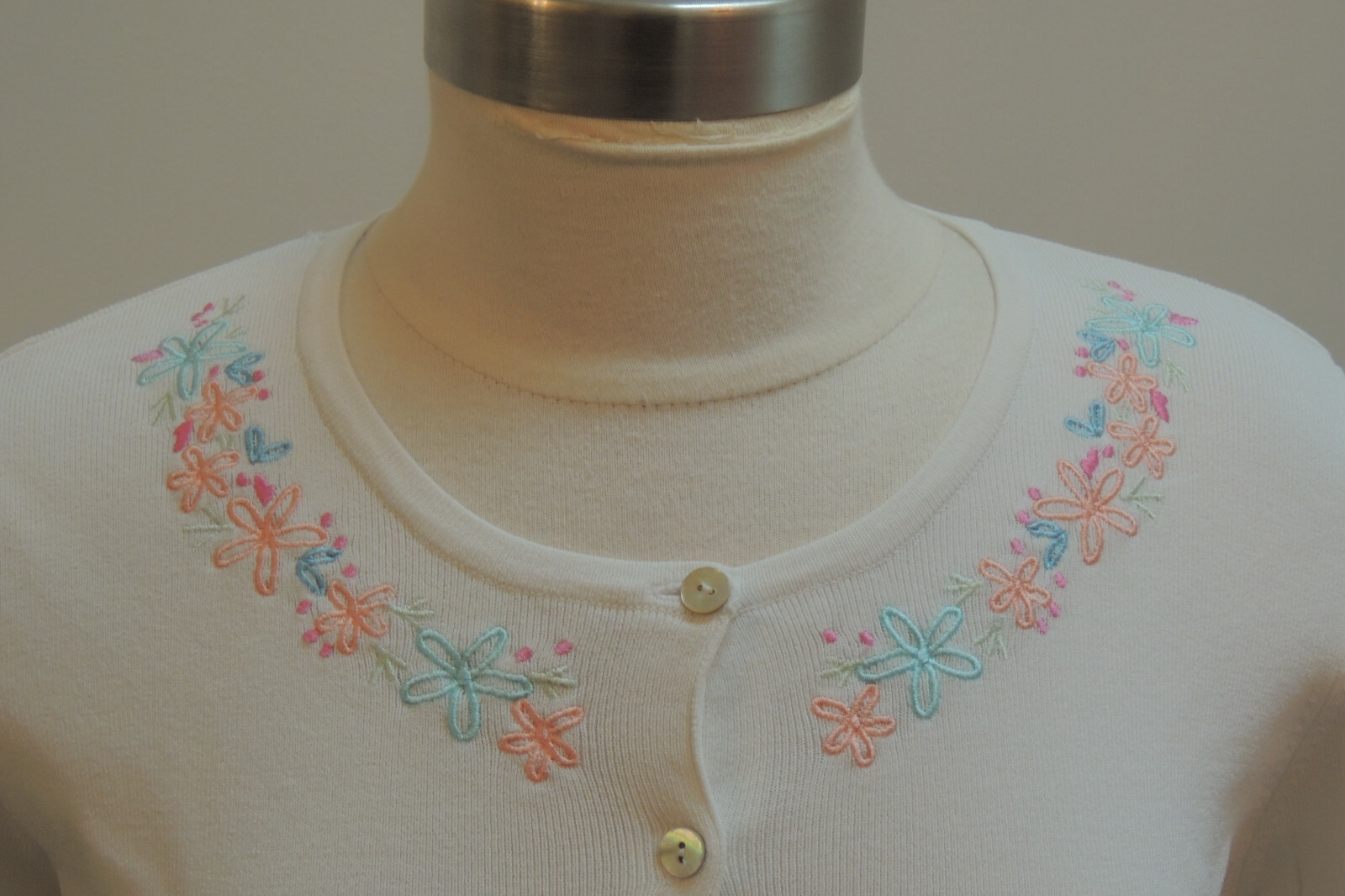 VTG 90s LINDA MATTHEWS Cardigan WHITE EMBROIDER RAYON AND NYLON -MEDIUM