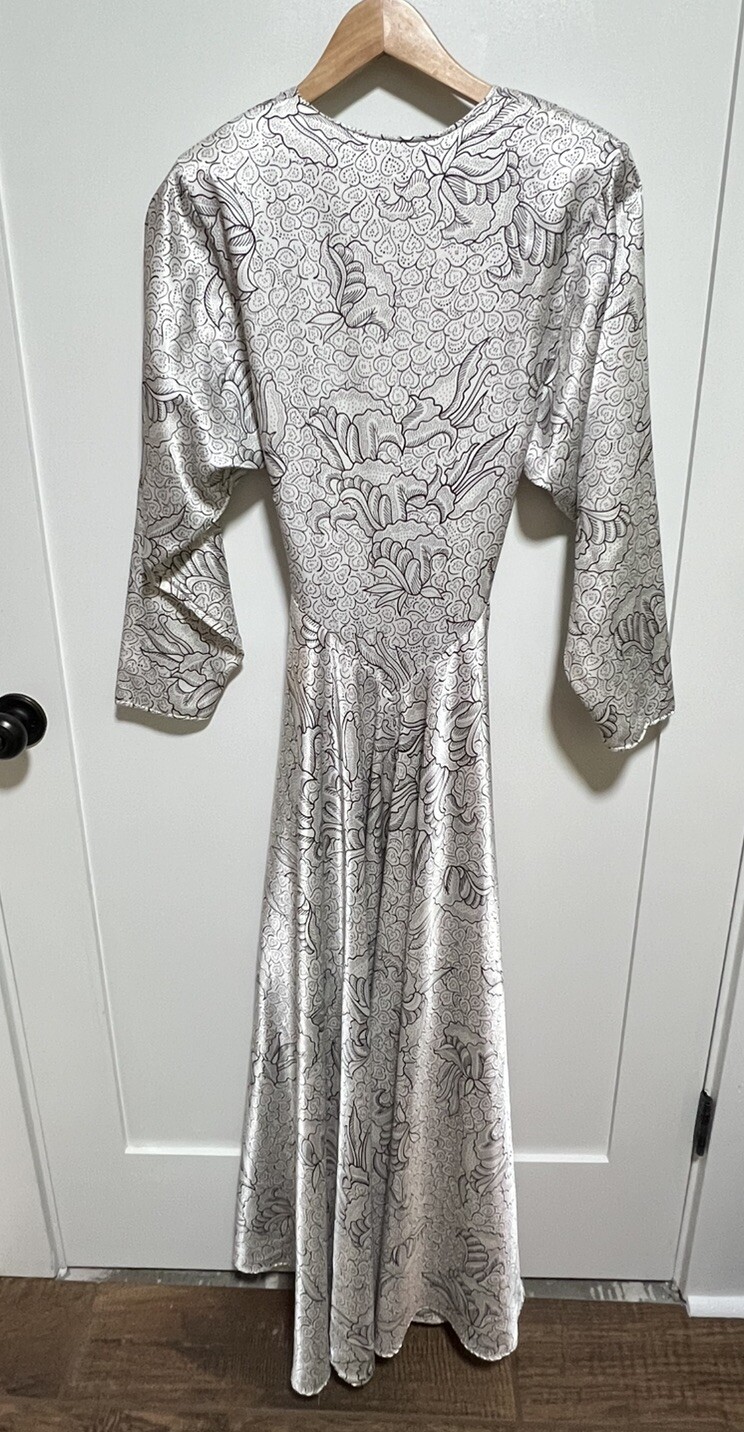 NATORI Empress Robe Size S Black White Satin With Tie /Vintage