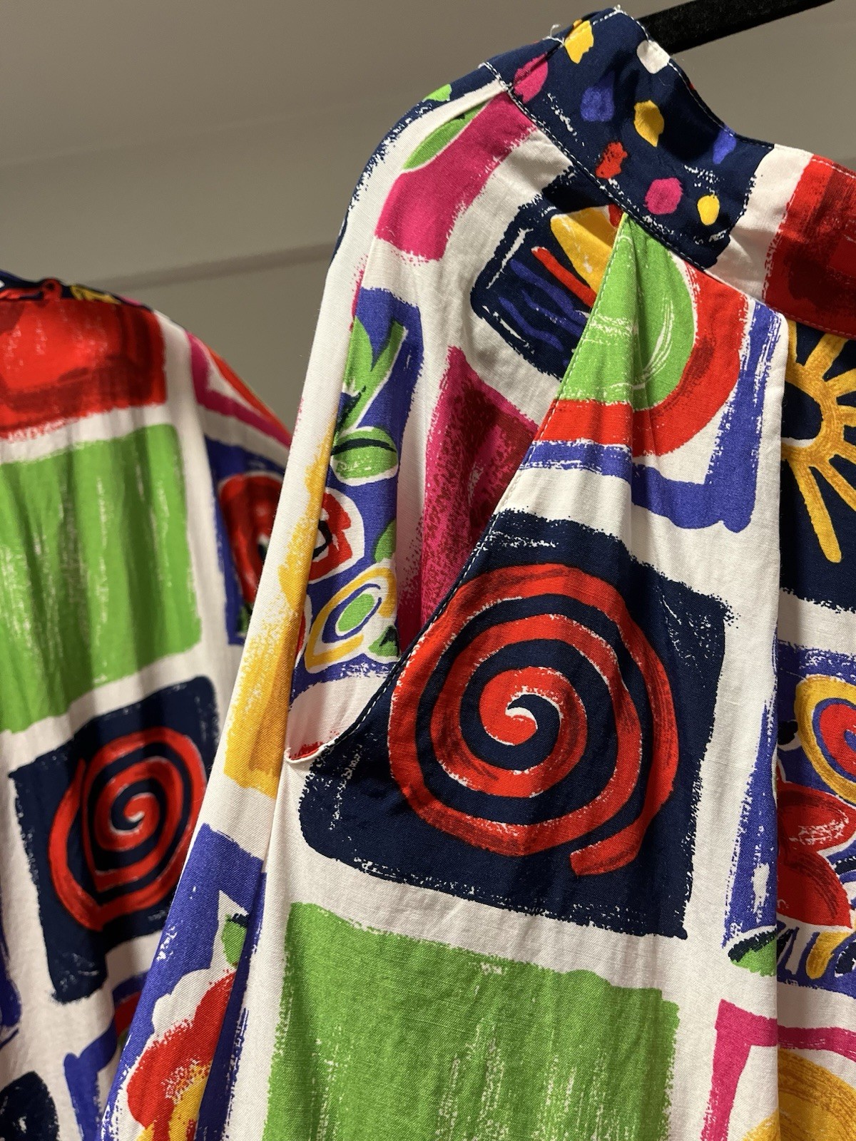 Chaus Multicolor Abstract vintage bomber jacket retro 80’s skirt set. Lrg.