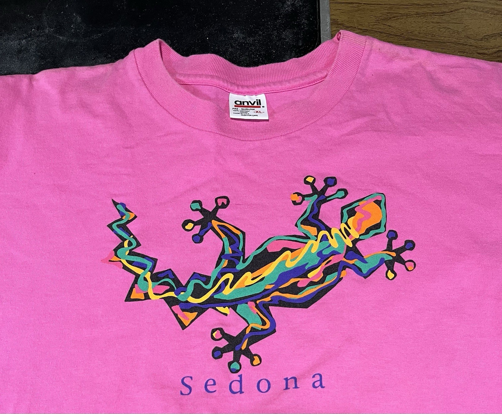 vtg single stitch USA MADE Sedona Arizona lizard XL pink shirt Anvil womens