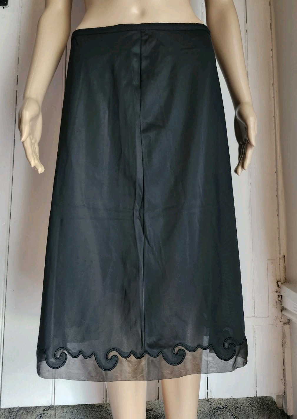 Rare Vintage 1950s Yolande Half Slip Nylon Black Swirl Lace Hem Pillow Tab Sz M