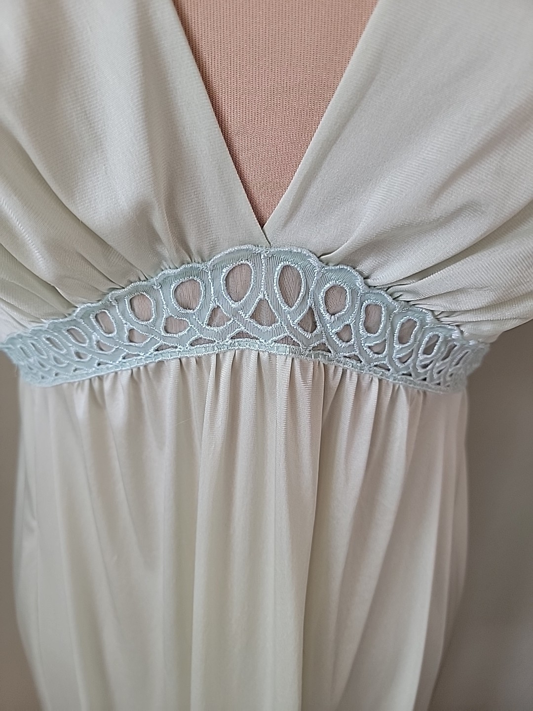 Vintage 1960’s Satin Nightgown Pale Green Empire Waist Tied Back Vanity Fair 36