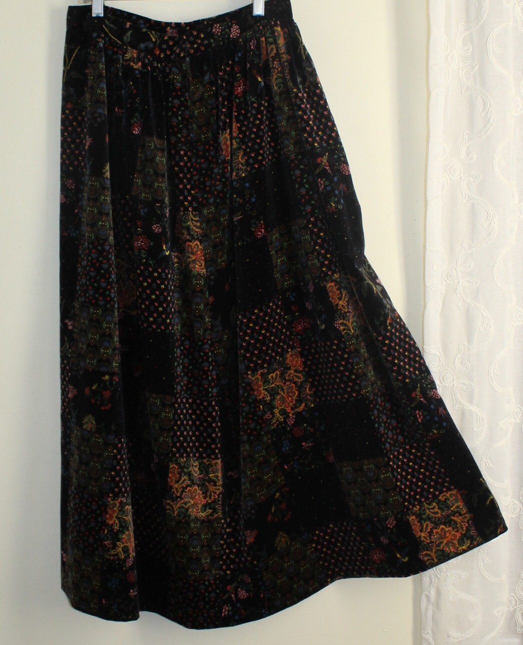Estate Vintage Hand-Made Velvet Patchwork 28″ Waist M 8 10 Long Gypsy Skirt