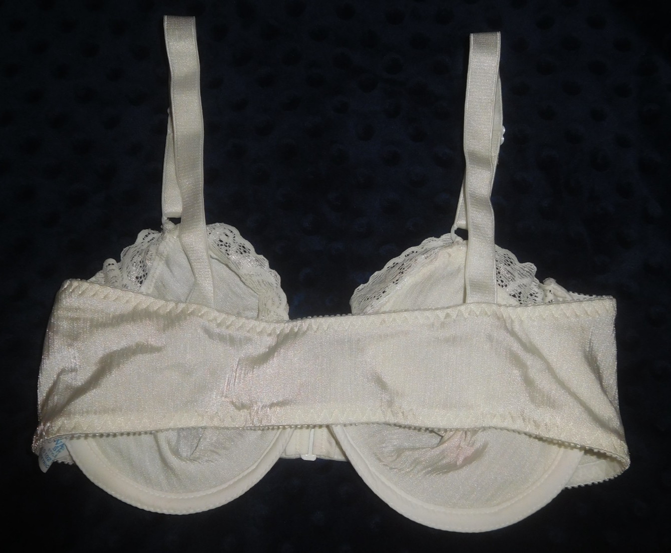 VTG Warner’s 01021 Shine On White Satin Unlined Bra Lace Trim Front Closure 36C