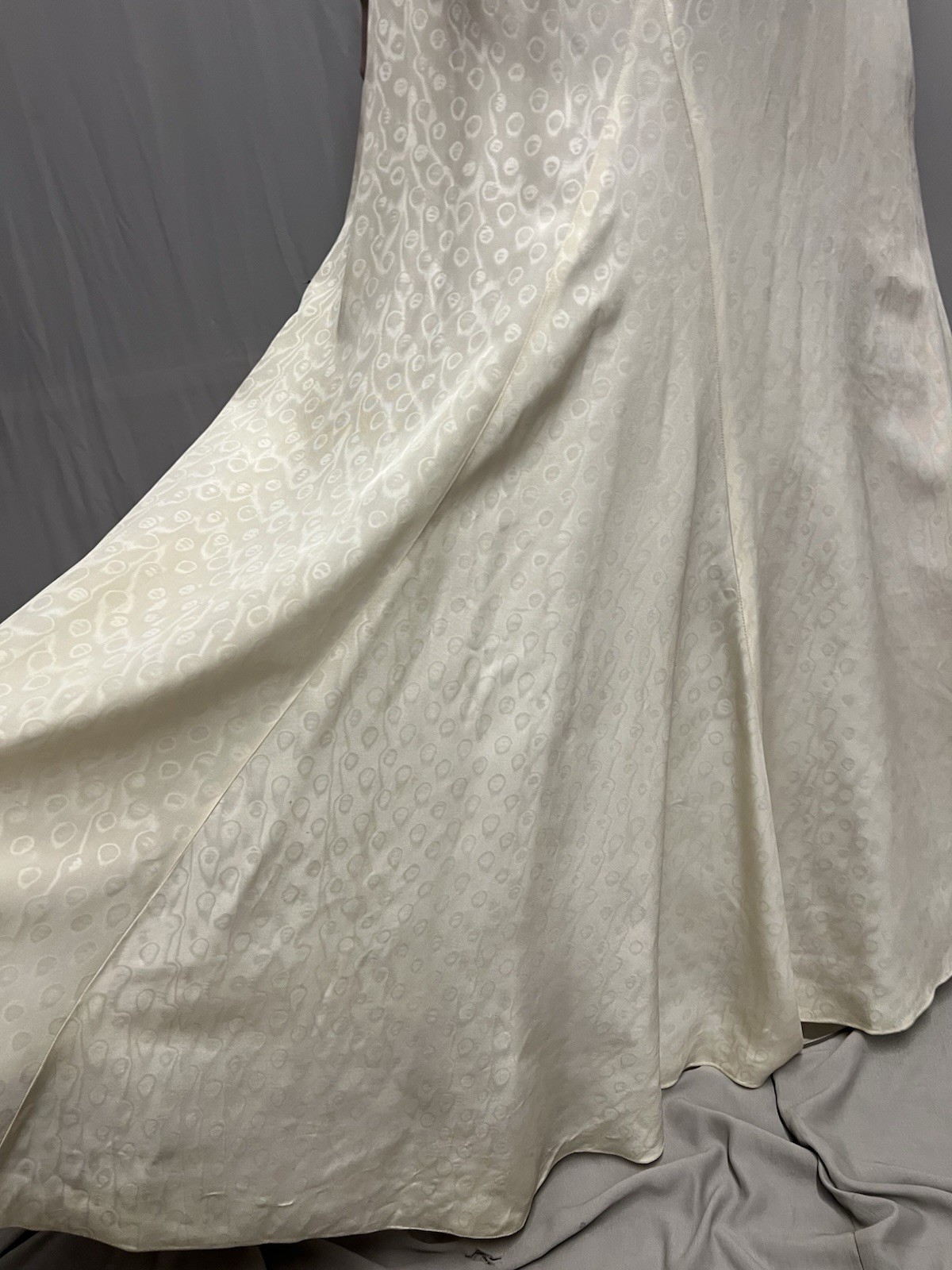 1930’ Ivory Moire Tafetta Evening Gown Antique