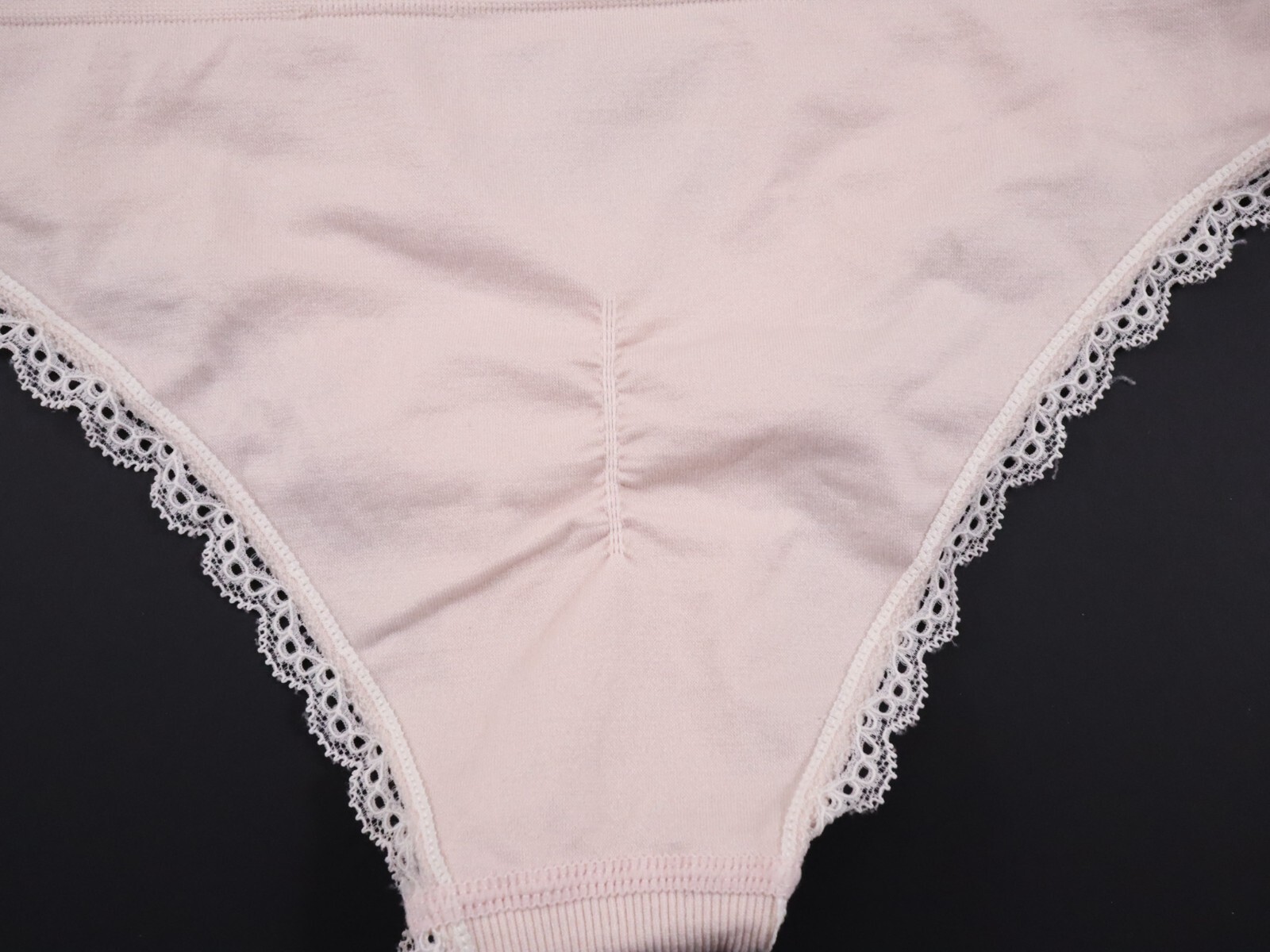 2 VTG 2014 Victoria’s Secret Seamless Ruffle Thong Cheekini Panties Lot SMALL