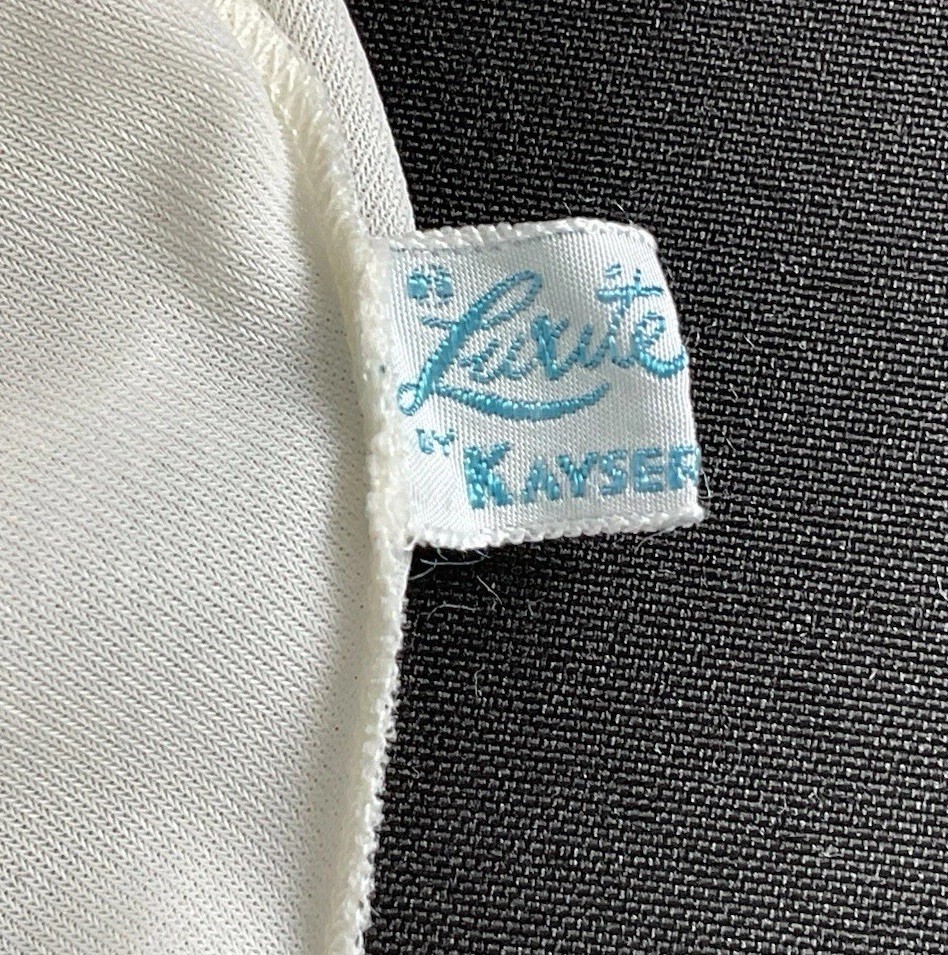 VTG Luxite By Kayser Sheer White Peignoir Duster Robe Women’s Sz 32 Puff Sleeve