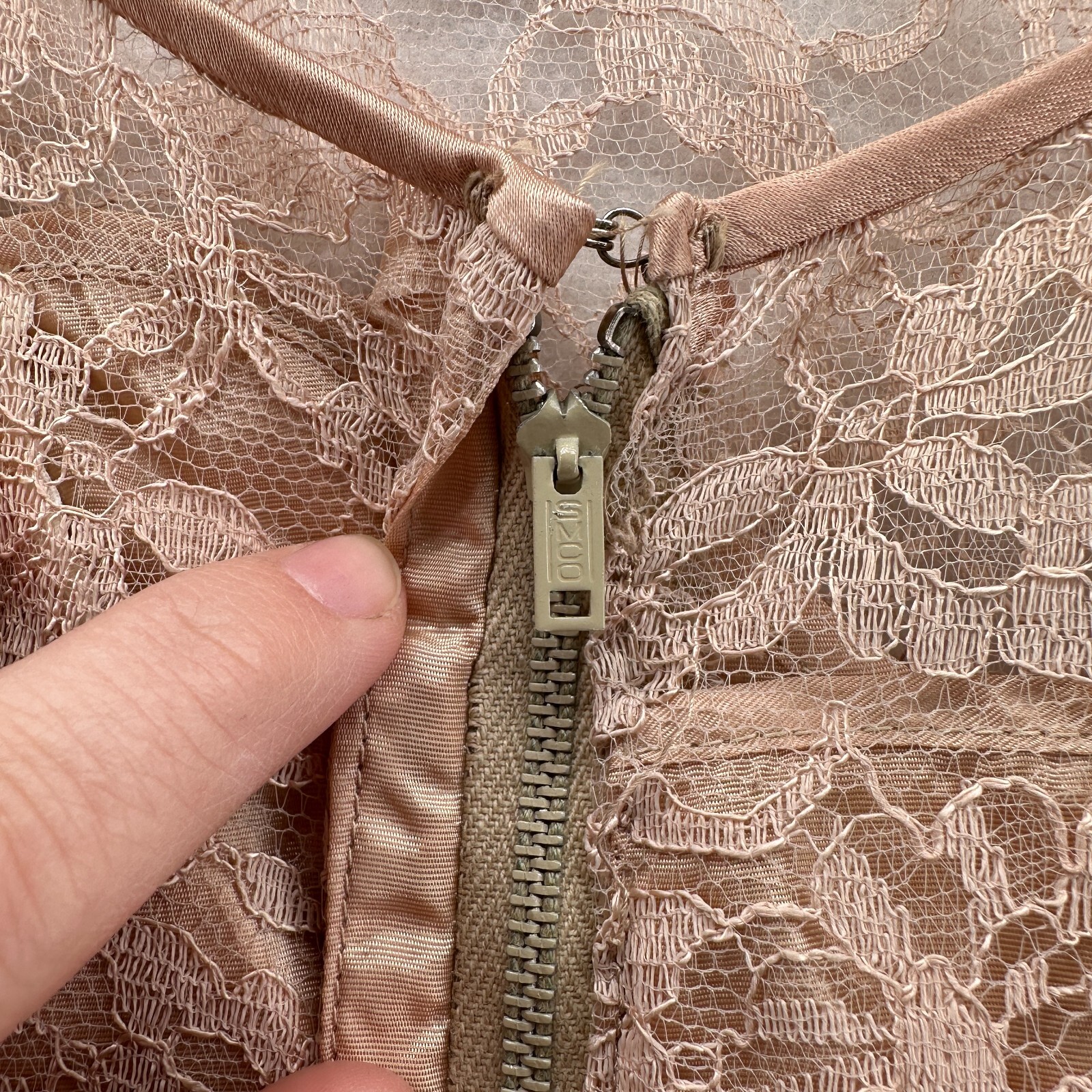 1950s Lace Dress Vintage Cocktail A Line 3/4 Sleeve Satin Lined Beige Nude Blush