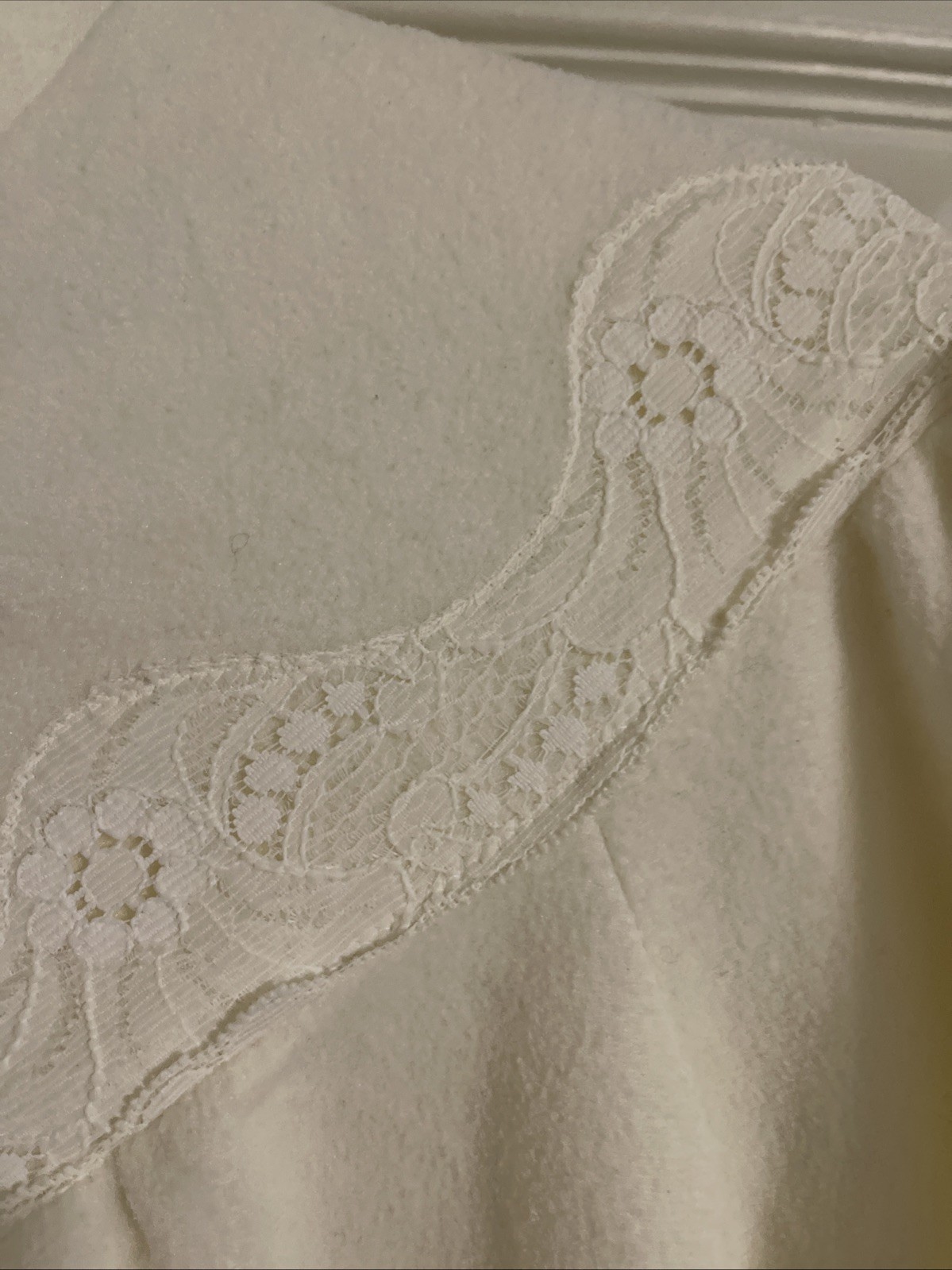 Vintage Vassarette Maxi House Coat Zipper Robe Fleece Lace Ivory M
