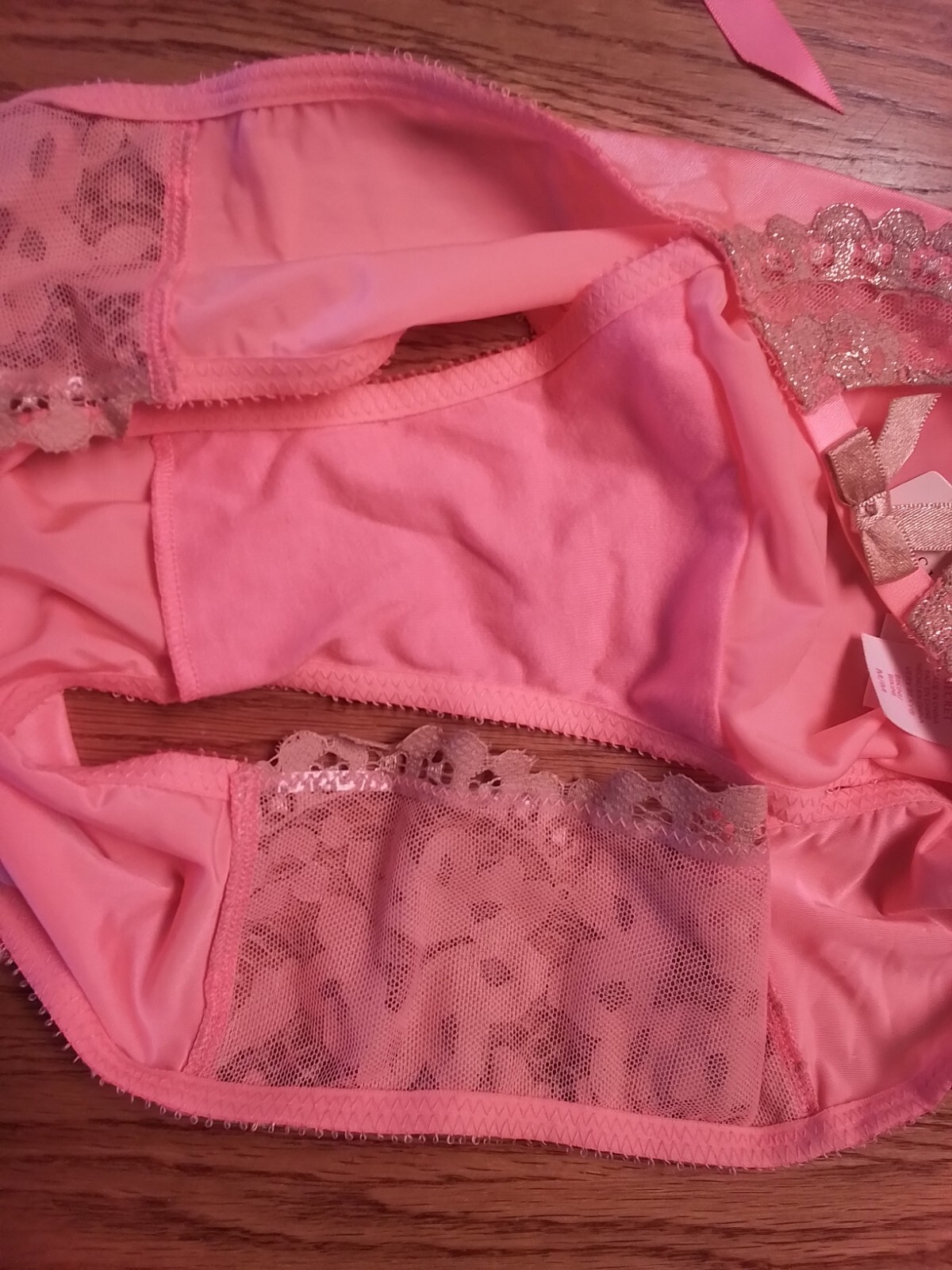 New VTG VICTORIA’S SECRET Very Sexy CORAL Shimmery Lace PANTIES Bikini Style M
