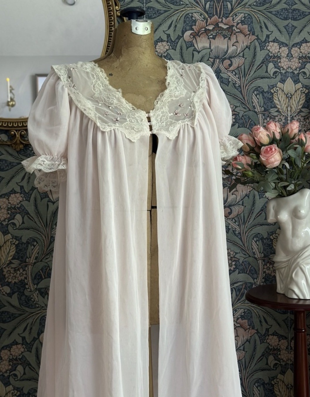 Vintage 1960s Vassarette Hollywood Pink Peignoir Negligee Robe Sheer Large