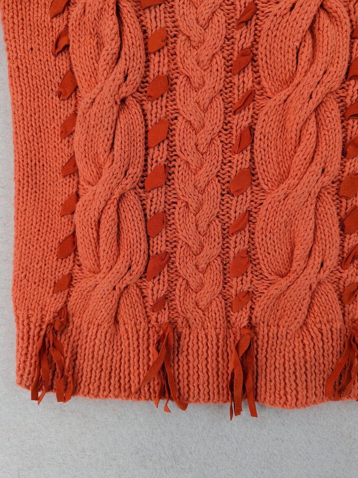 Vtg JENNIFER REED Embellished Cable Knit Crew Neck SWEATER in Coral Size Medium