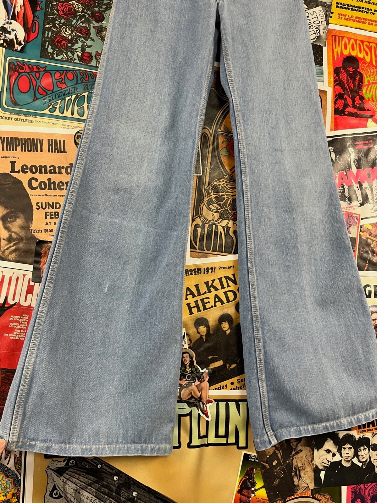 Vtg 70s Light Wash Embroidered Brittania Logo Wide Leg Denim Flares 27×33 Hippie
