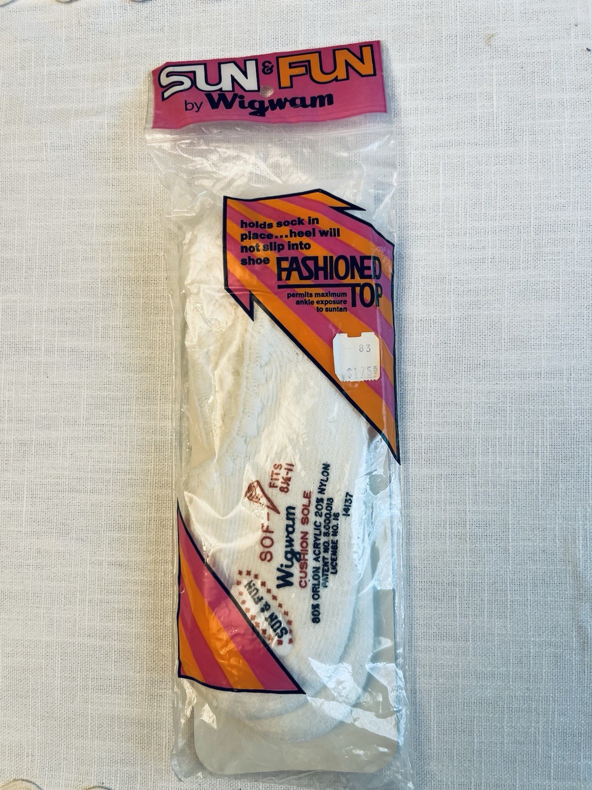 VTG Socks Women’s Wigwam Sun Fun 70’s 80’s NOS Orlon Acrylic 8.5-11 Pom Pom Low