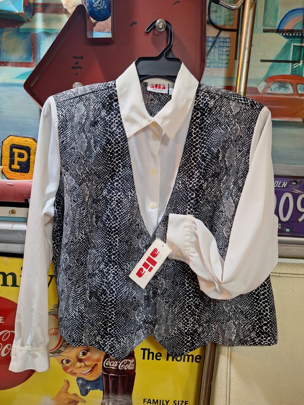 True VTG 1980s DEADSTOCK w/Tag ALIA Faux Vest Blouse Shoulder Pads Reptile L 80s