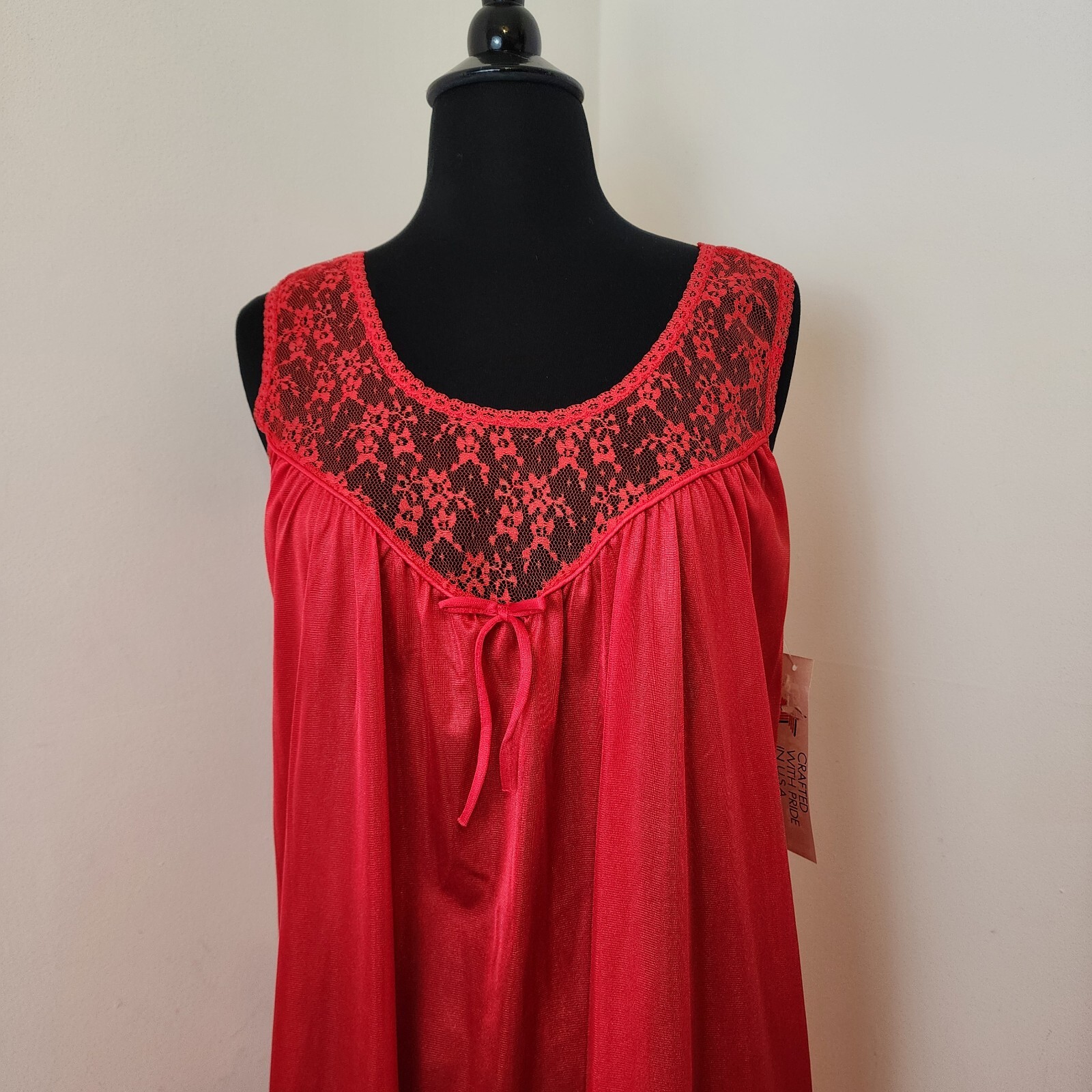 VINTAGE GLENCRAFT Red Womens Nightgown Sz Medium Lace Trim NEW Made USA