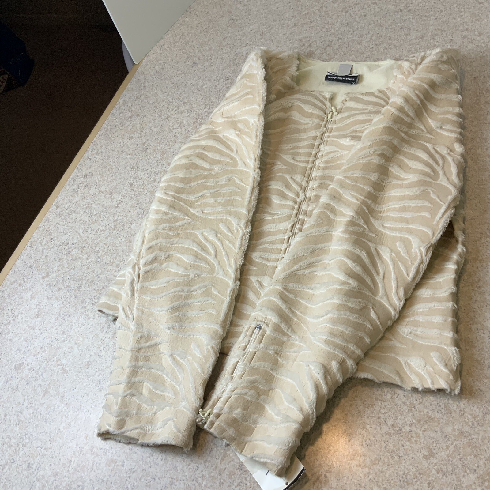 VTG Joseph Ribkoff Women’s 10 Cream Ivory Faux Fur Full Zip Jacket NWT