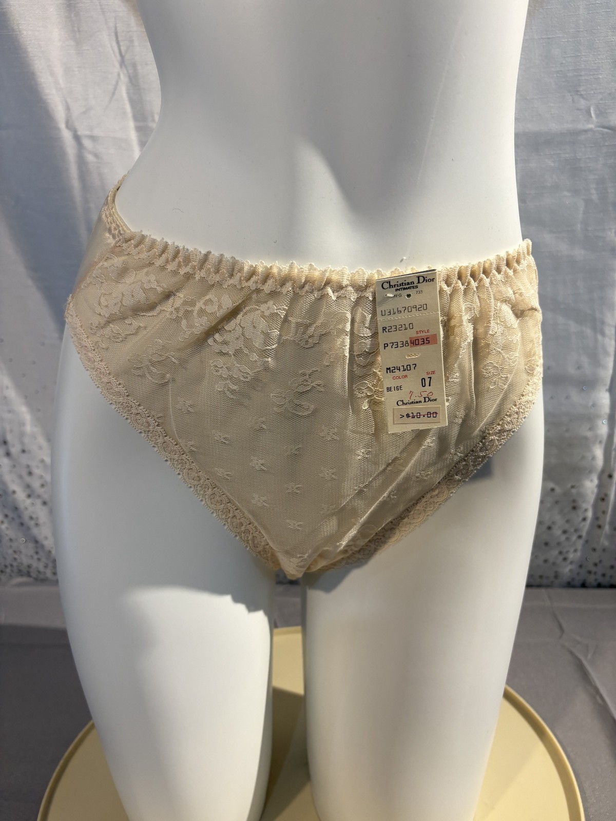 CHRISTIAN DIOR Intimates vintage NWT BEIGE Hipster sheer lace panty size 7