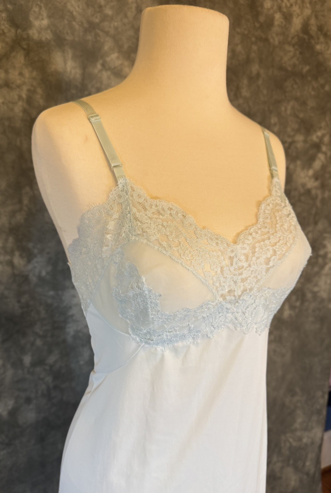 1960/70s VTG Vassarette Nylon Blue Full Slip w/ Chiffon &Lace 34
