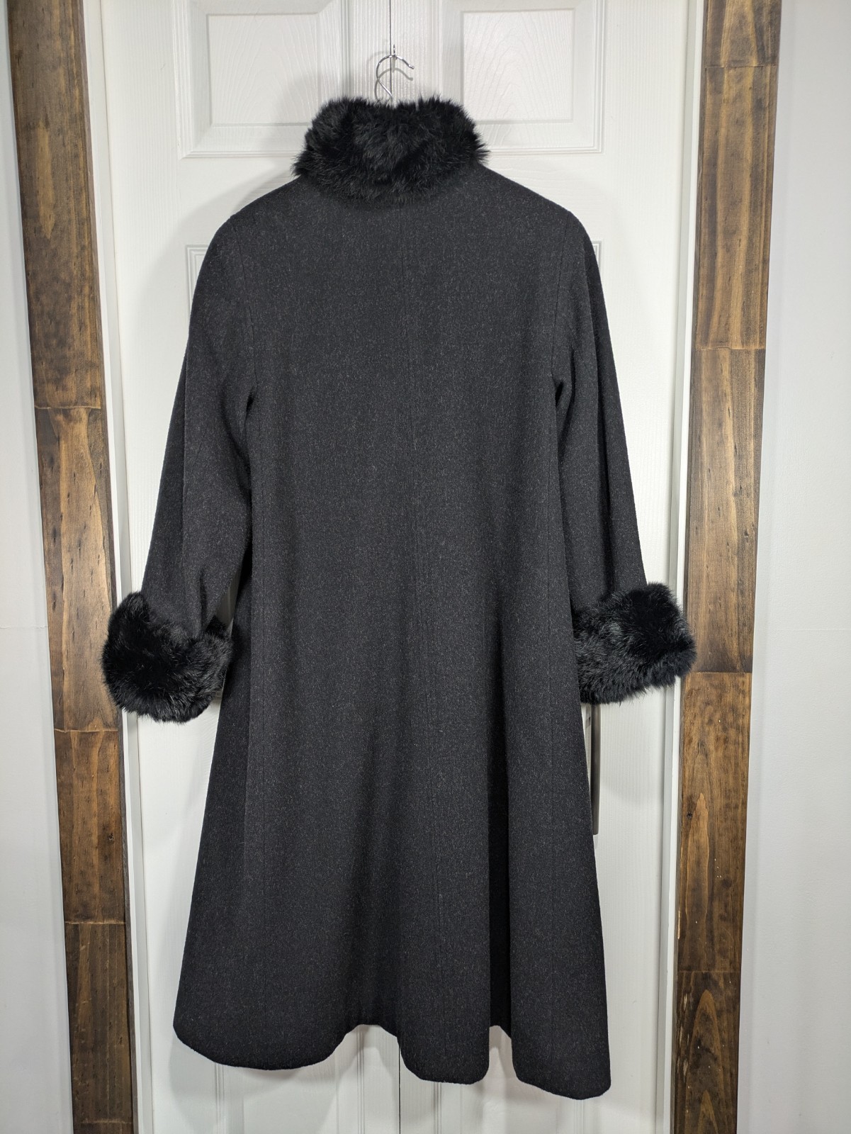 Vintage 1980s Donnybrook Wool Coat With Rabbit Trim – Heathered Charcoal Size 8P