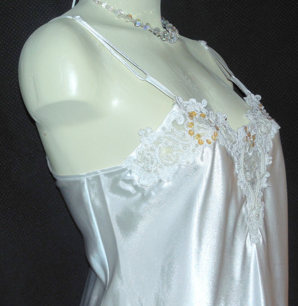 PRISTINE L BUST 38″ ENCHANTING BEADED BRIDAL WHITE PEARLS LIQUID SATIN NIGHTGOWN